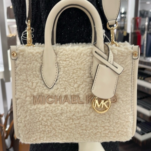 Michael Kors Mirella Extra-Small Sherpa XS SHOPPER XBODY
SHEARLING Crossbody TZ - Picture 3 of 16